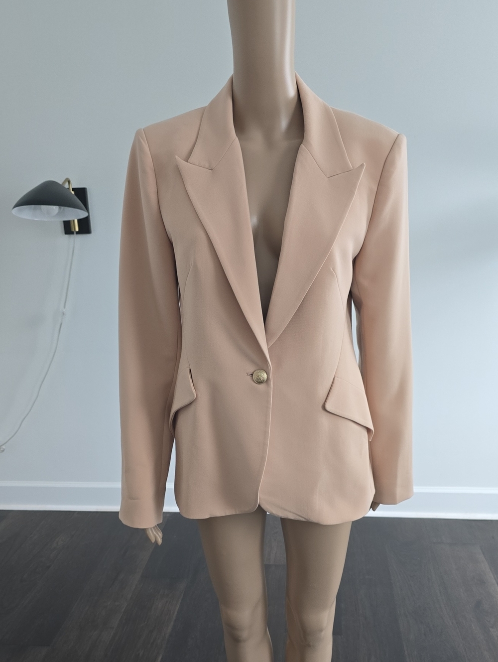 L'AGENCE Blush Single-Button Tailored Blazer